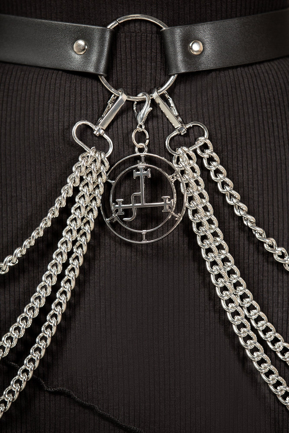 highwaisted goth belt