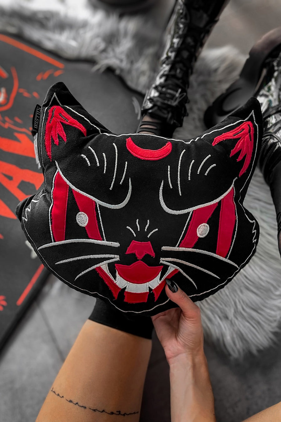 halloween cat pillow