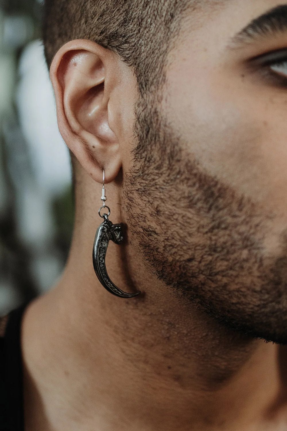 Claw Earrings - jewelry - VampireFreaks - The Pretty Cult