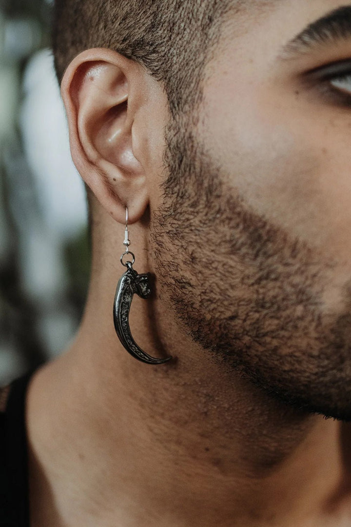 Claw Earrings - jewelry - VampireFreaks - The Pretty Cult