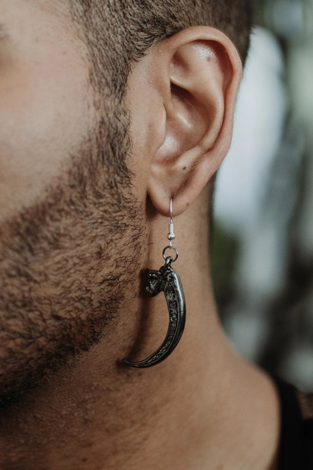 Claw Earrings - jewelry - VampireFreaks - The Pretty Cult