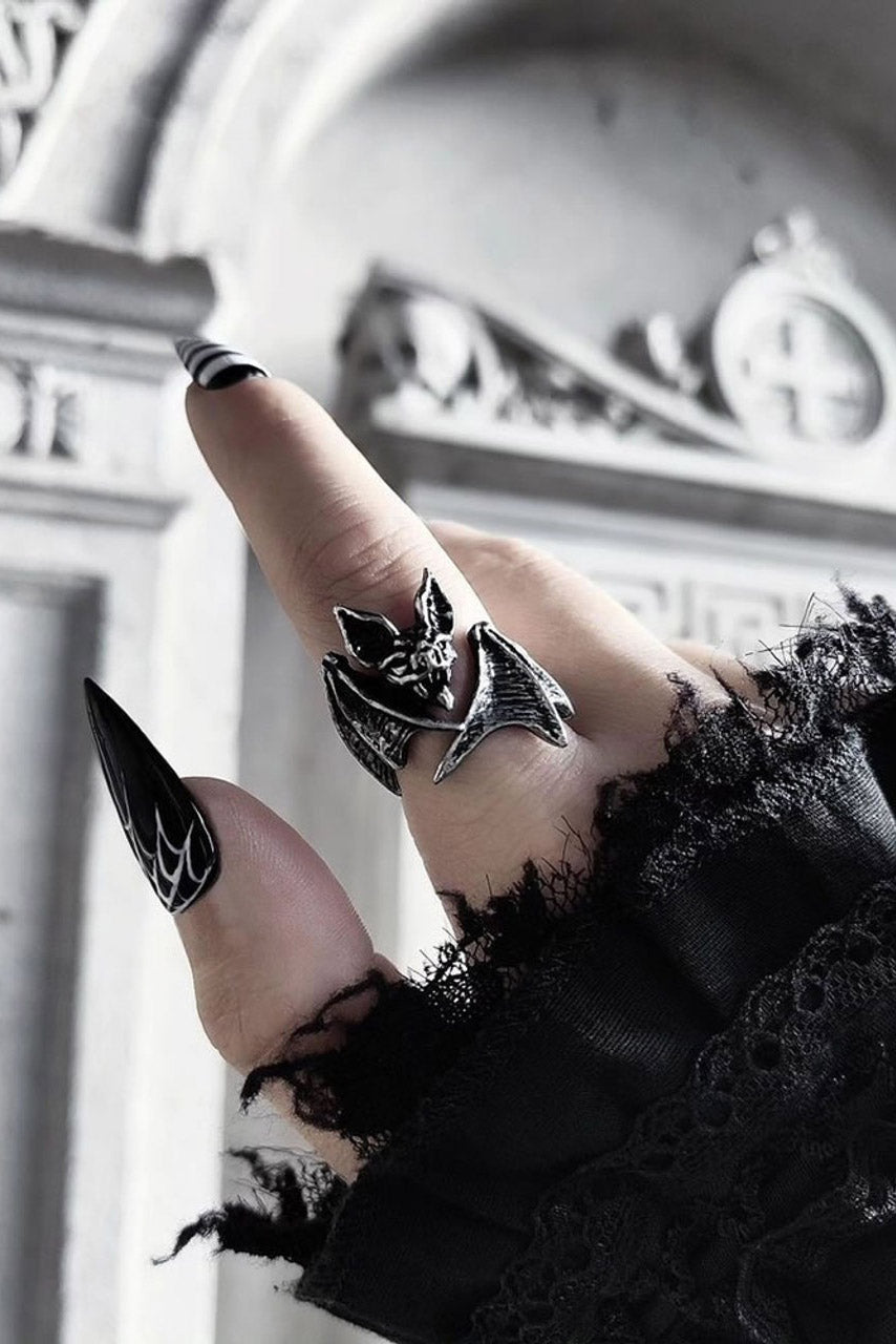 gothic bat ring by alchemy gothic