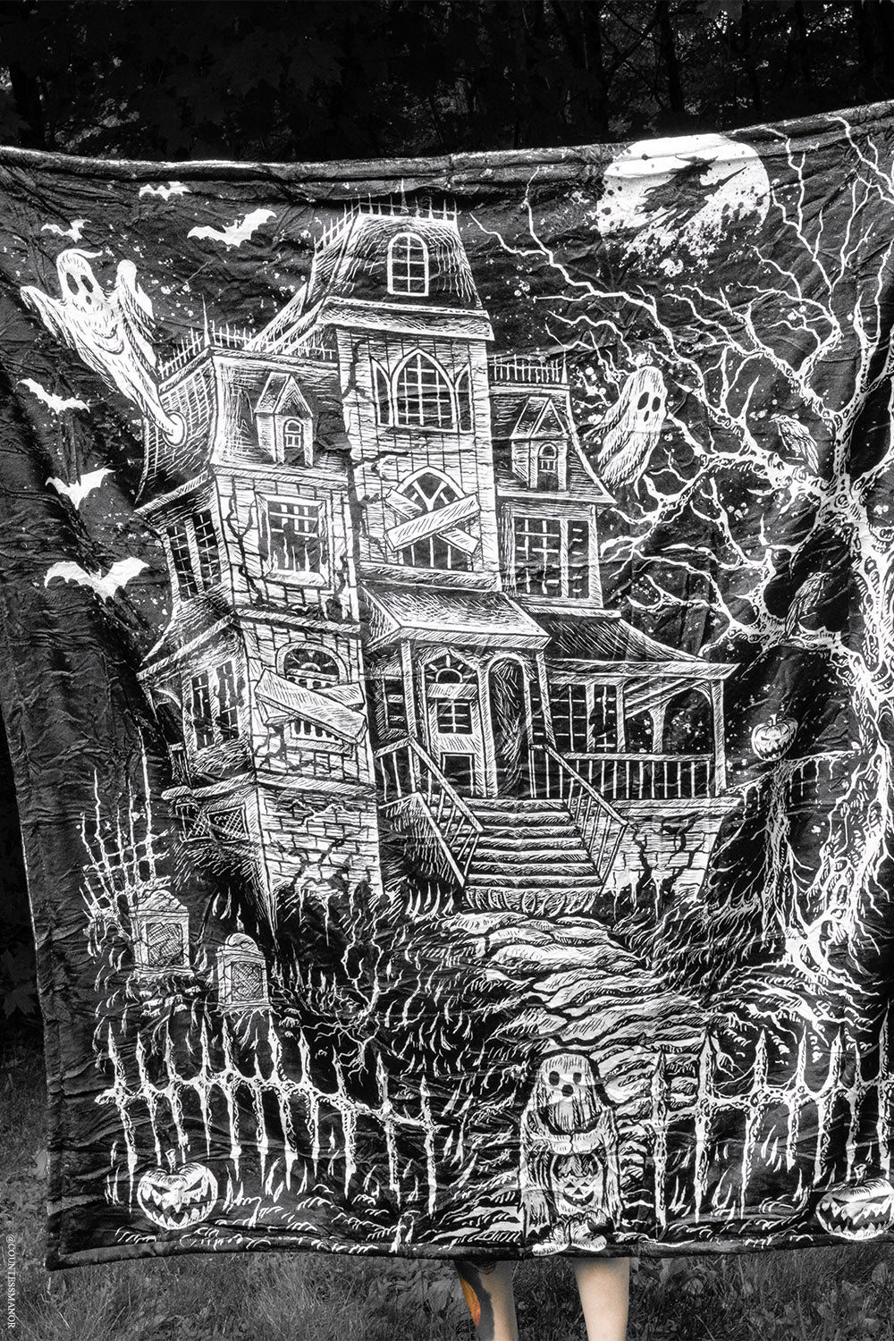 haunted house throw blanket made of fleece