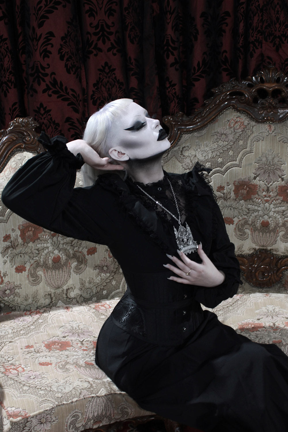 goth Shakespeare necklace