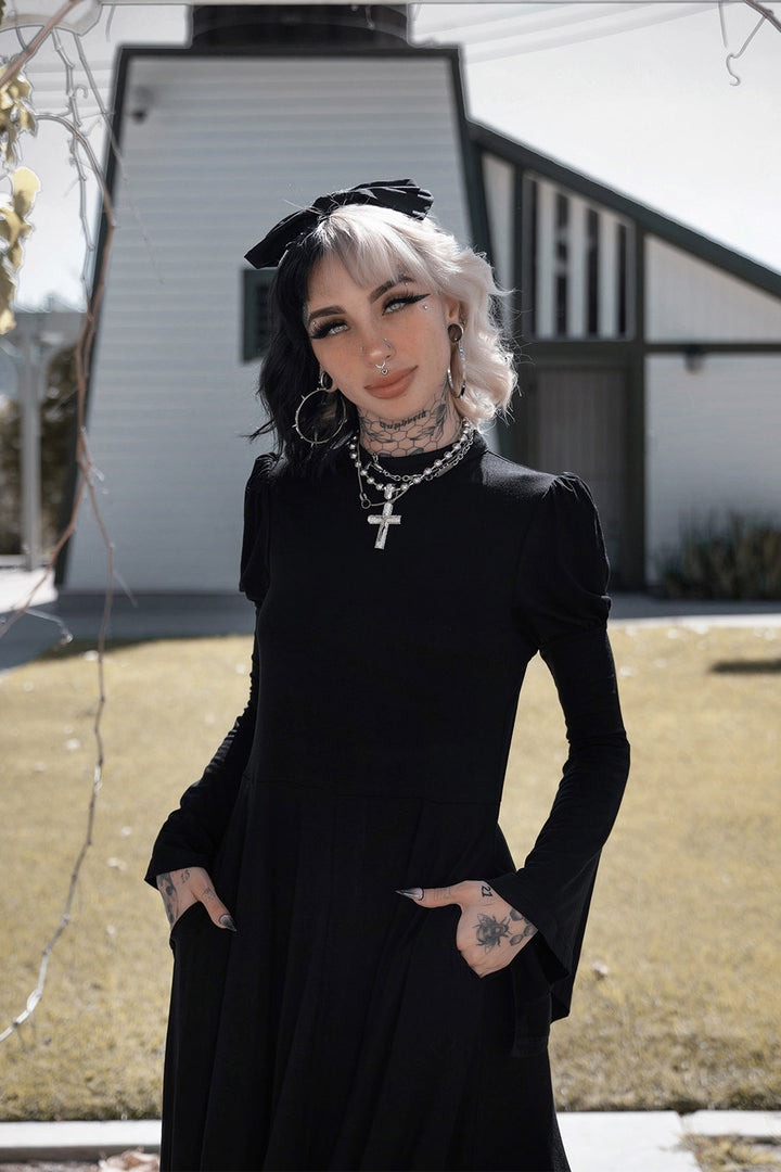 vintage inspired goth dress with pockets