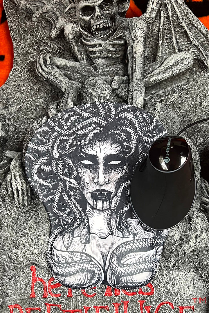 horror fan mouse pad