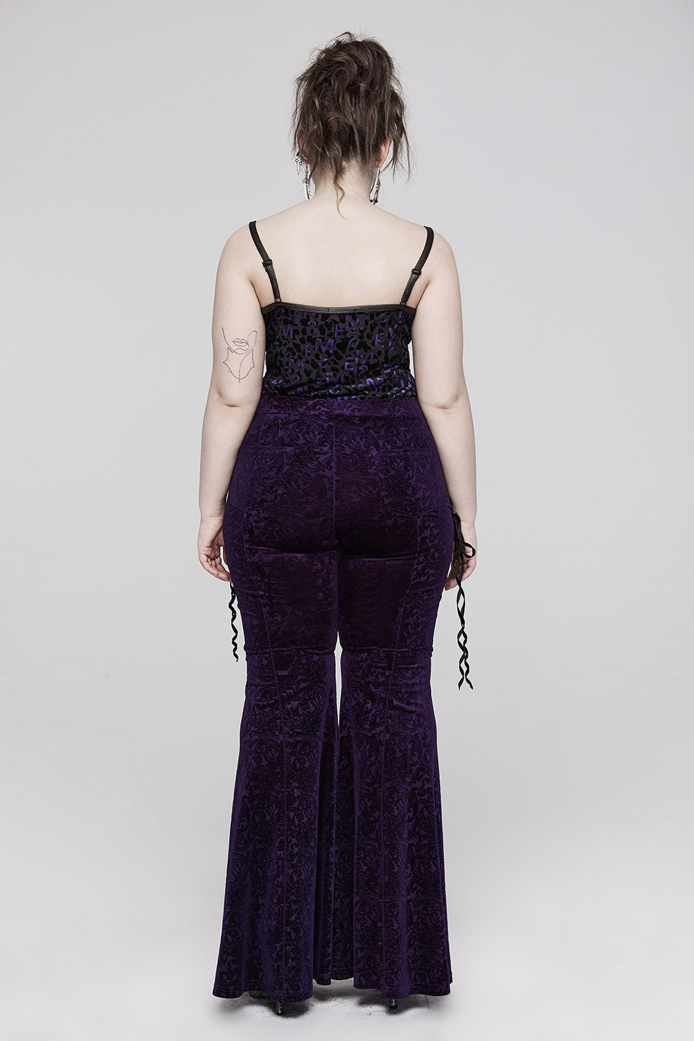 Violette Samt-Schlaghose