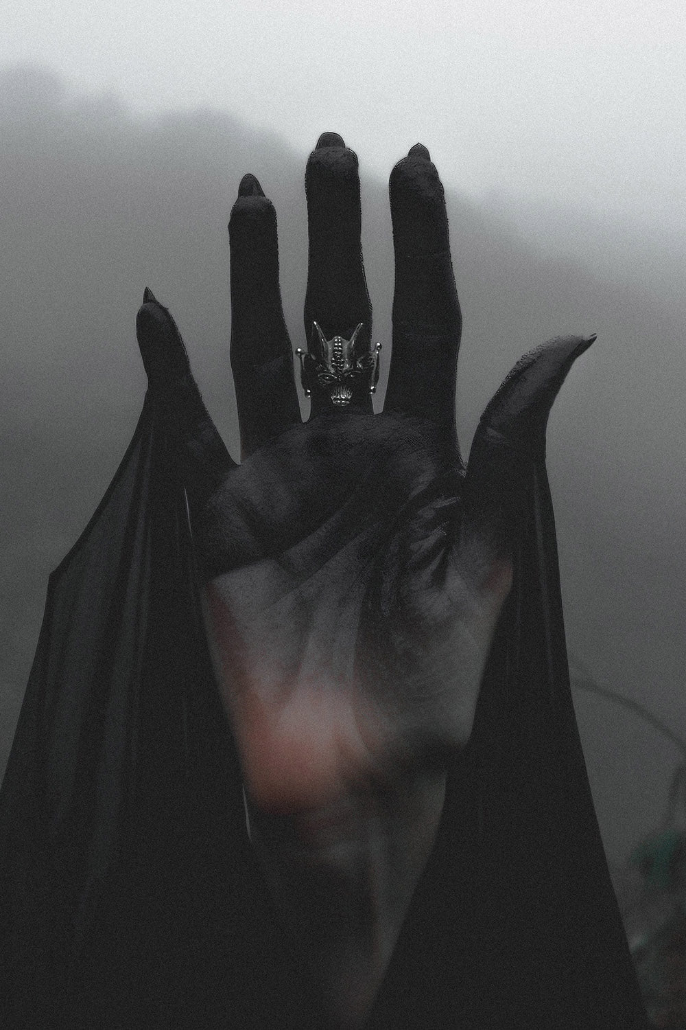 lively ghosts ring