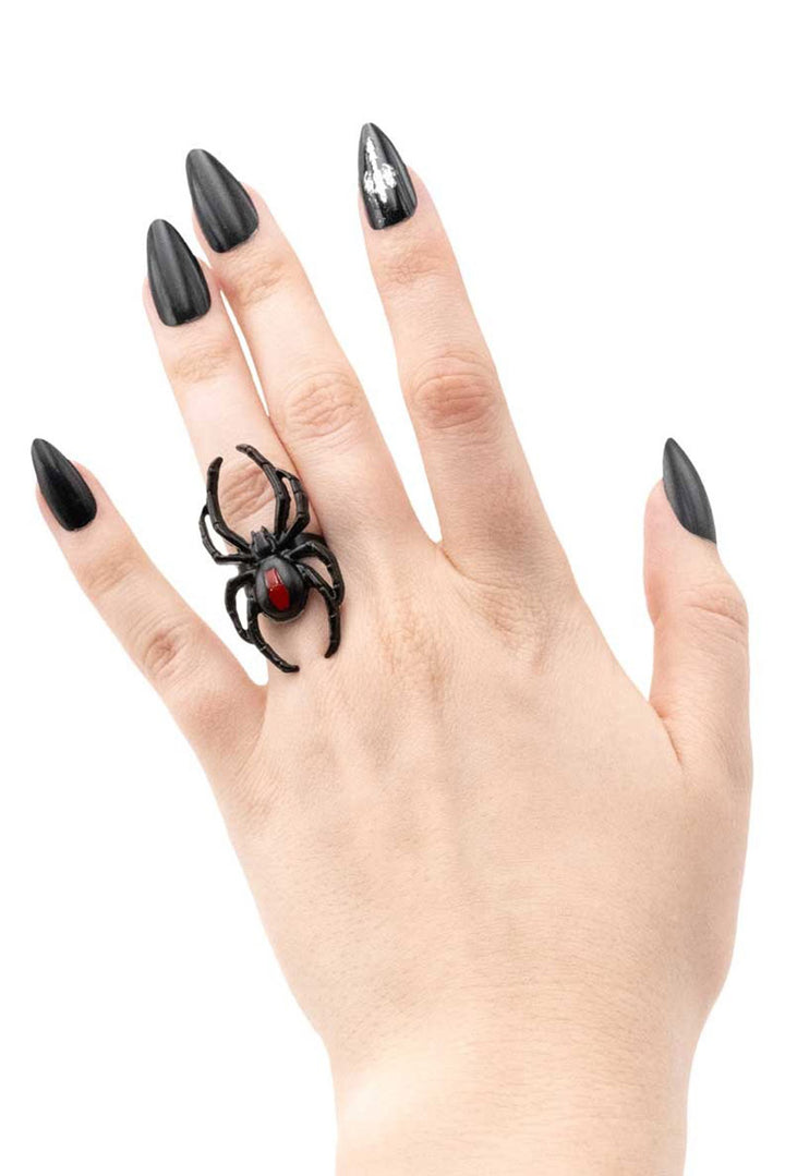 creepy black widow halloween spider ring