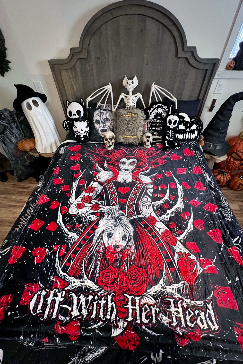 Queen of Hearts Throw Blanket