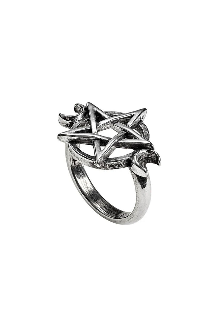 Goth fashion ring from Alchemy England
