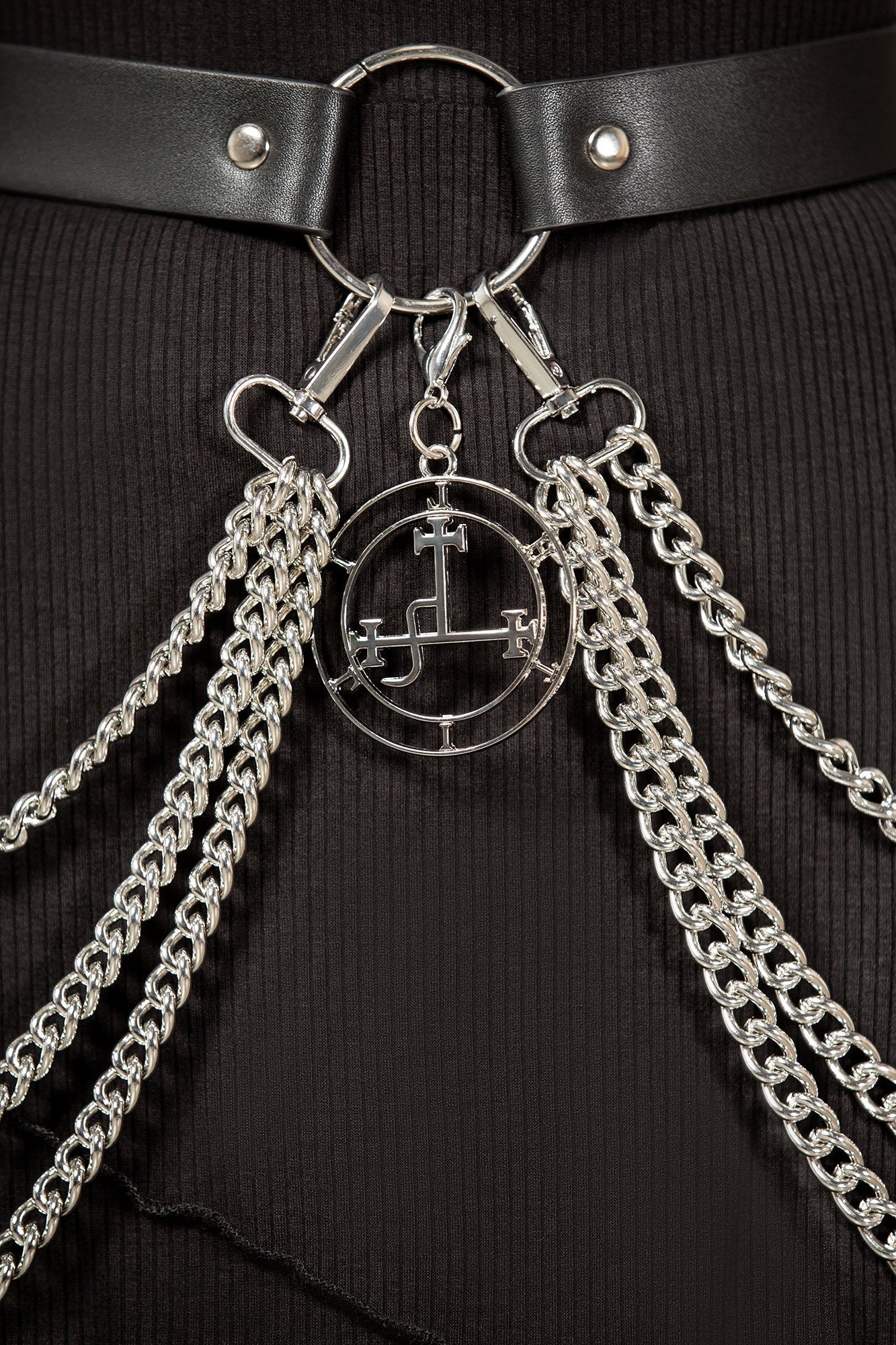highwaisted goth belt