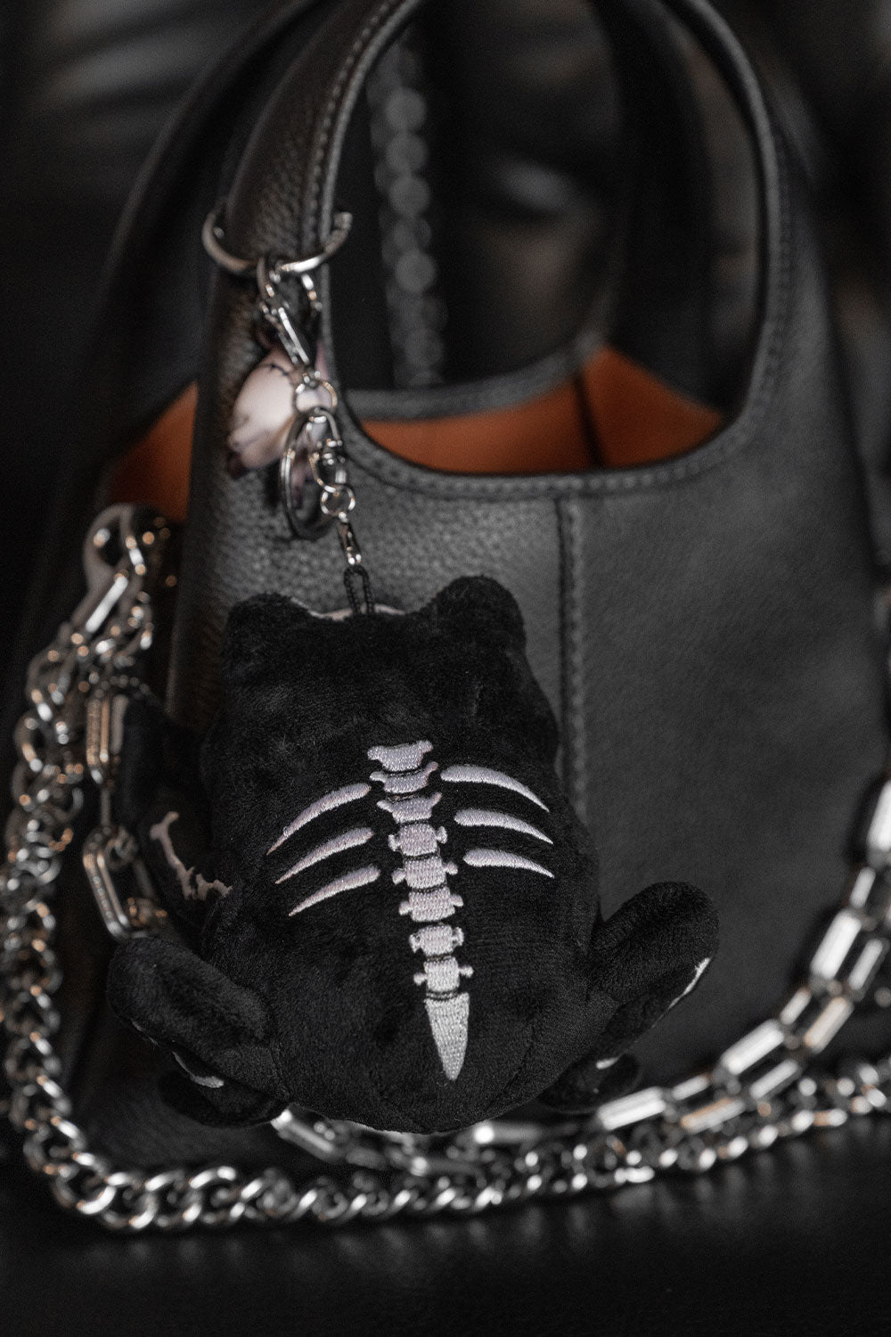 spooky skeleton frog keychain