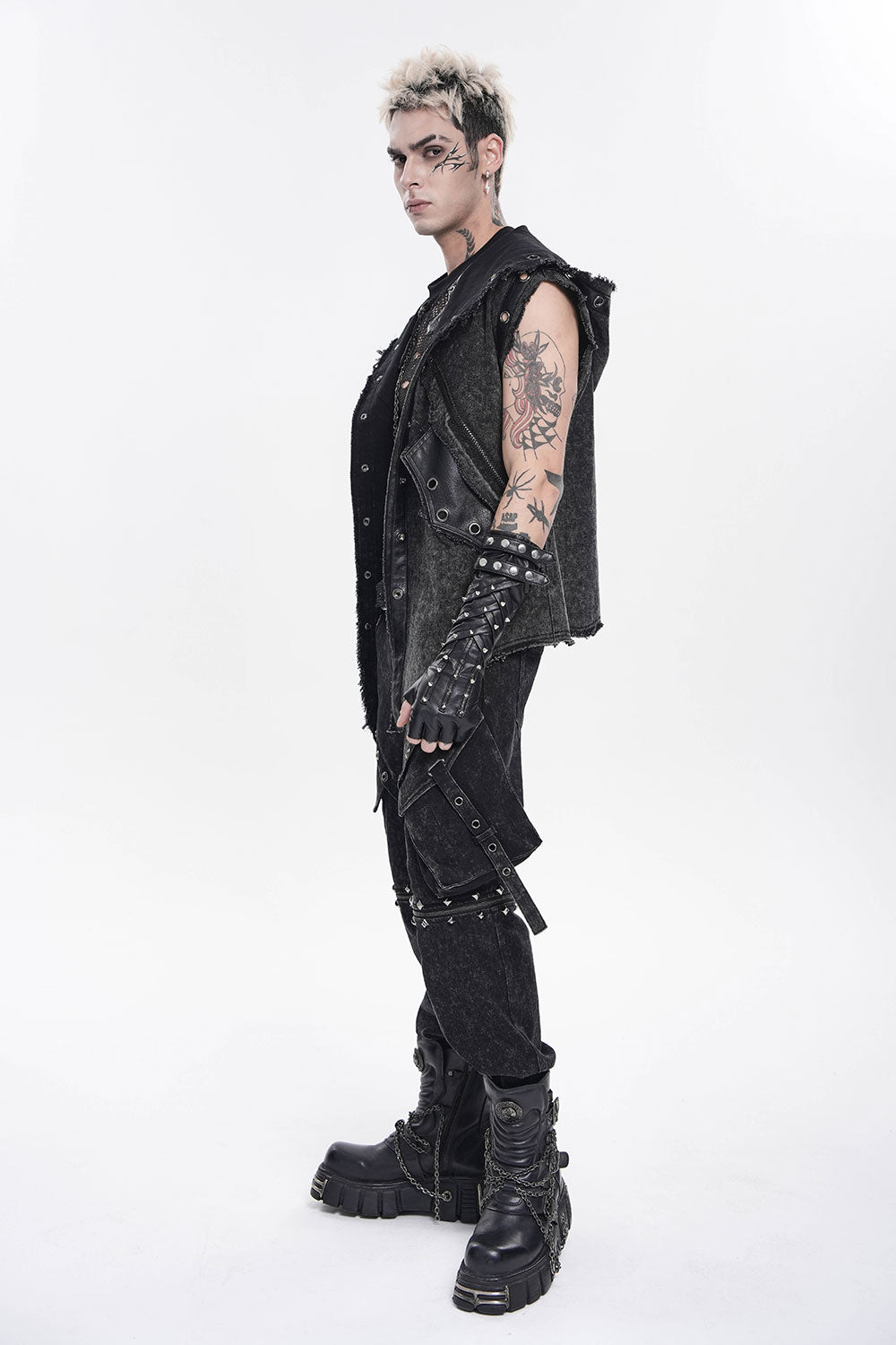 Sleeveless hooded vest for men