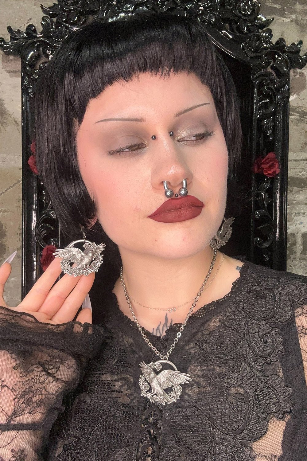 A Murder in the Roses Earrings - jewelry - VampireFreaks - Mother of Hades