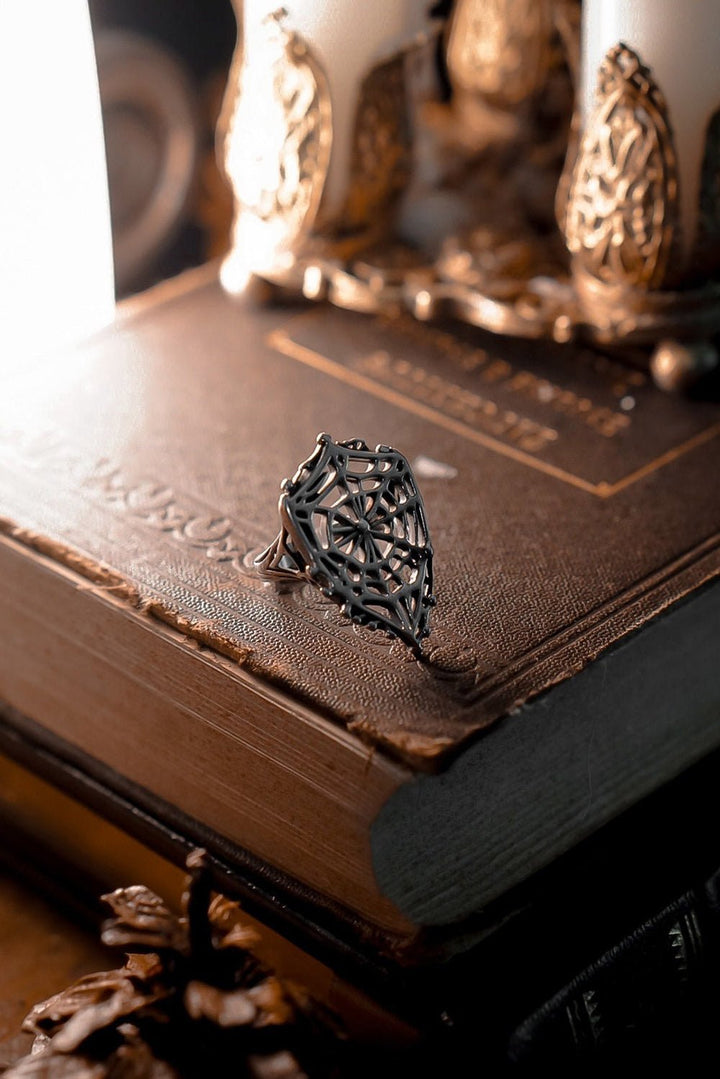 Arachne Ring - jewelry - VampireFreaks - Lively Ghosts