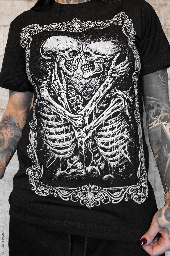 skeleton graphic t-shirt