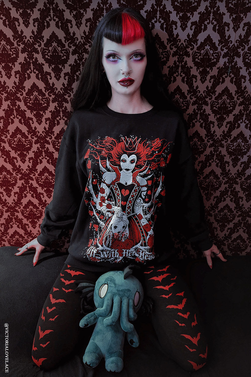 womens queen of heart sweater