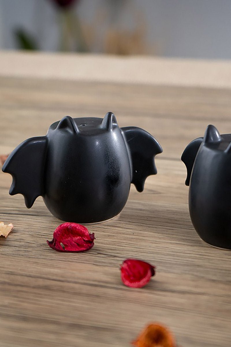 Bat Wing Salt and Pepper Shakers - housewares - VampireFreaks - Pacific Giftware