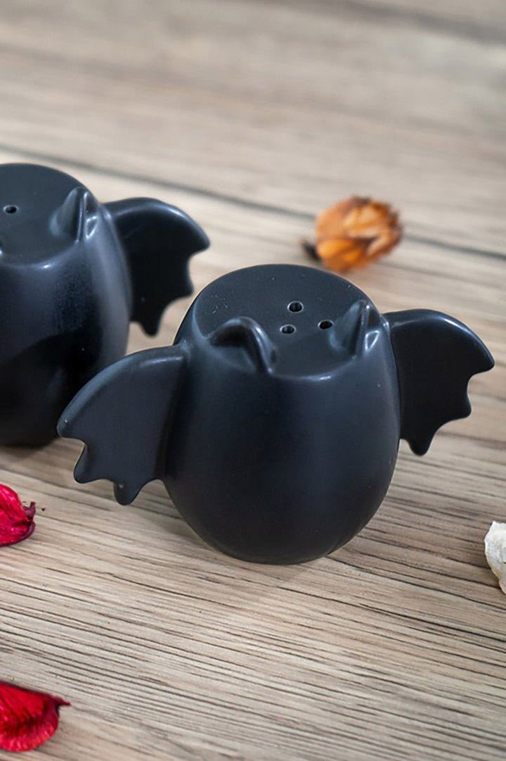 Bat Wing Salt and Pepper Shakers - housewares - VampireFreaks - Pacific Giftware