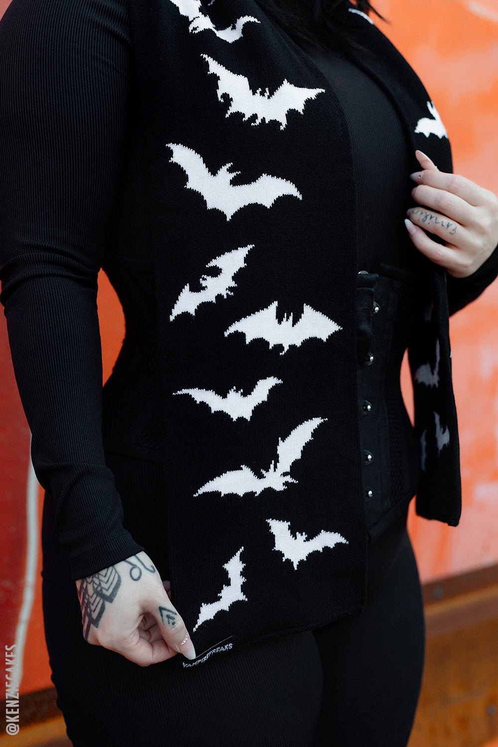 Bats Scarf - hats & scarves & headwear - VampireFreaks - VampireFreaks