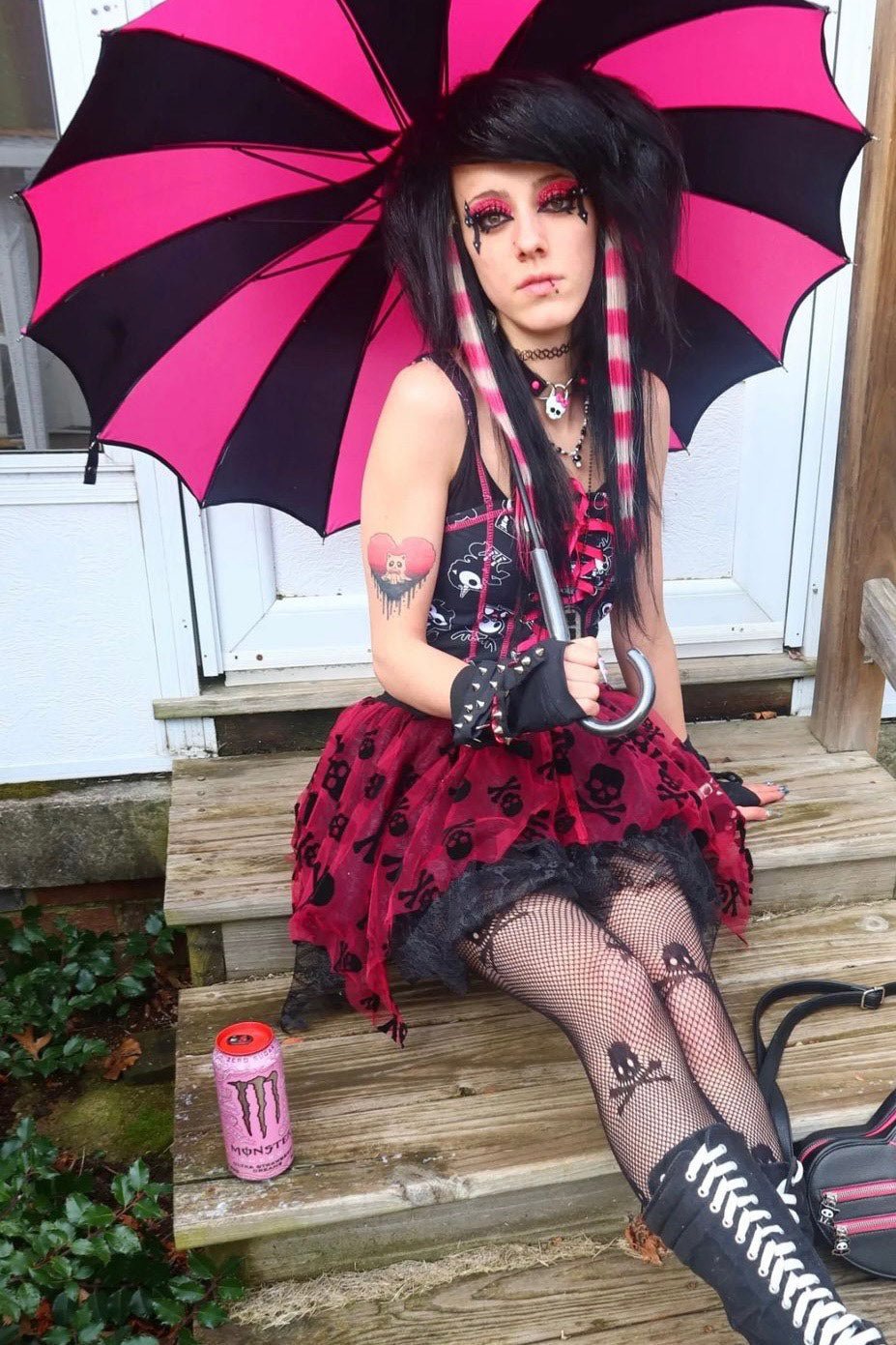 Batwing Pagoda Umbrella [BLACK/HOT PINK STRIPED] - umbrellas - VampireFreaks - VampireFreaks