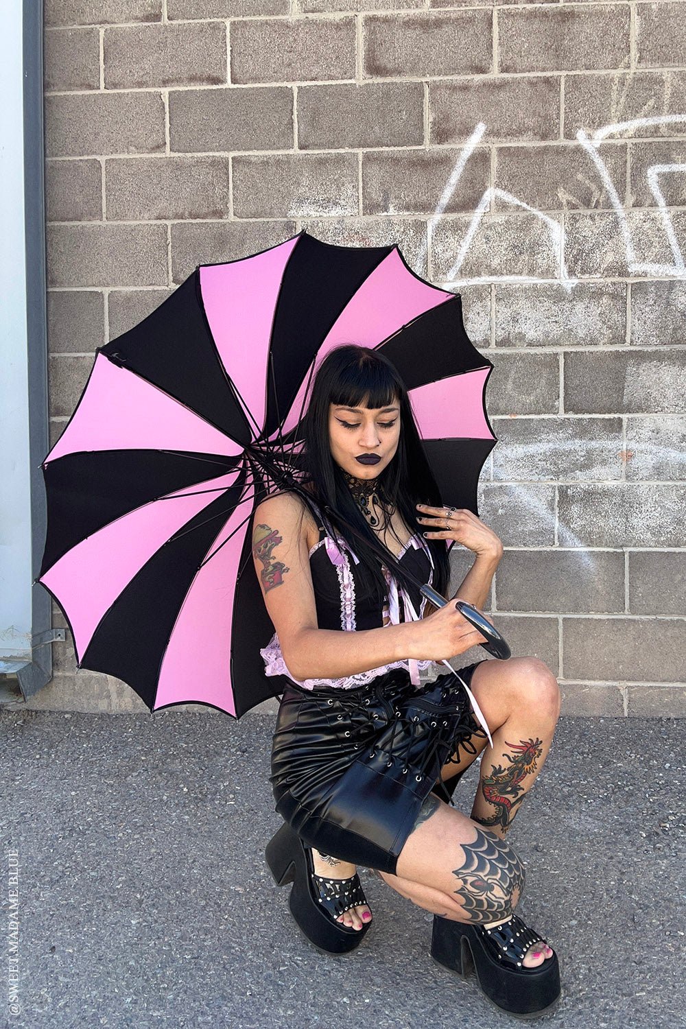 Batwing Pagoda Umbrella [BLACK/PASTEL PINK STRIPED] - umbrellas - VampireFreaks - VampireFreaks