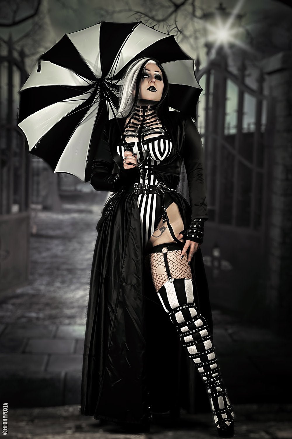 Batwing Pagoda Umbrella [BLACK/WHITE STRIPED] - umbrellas - VampireFreaks - VampireFreaks