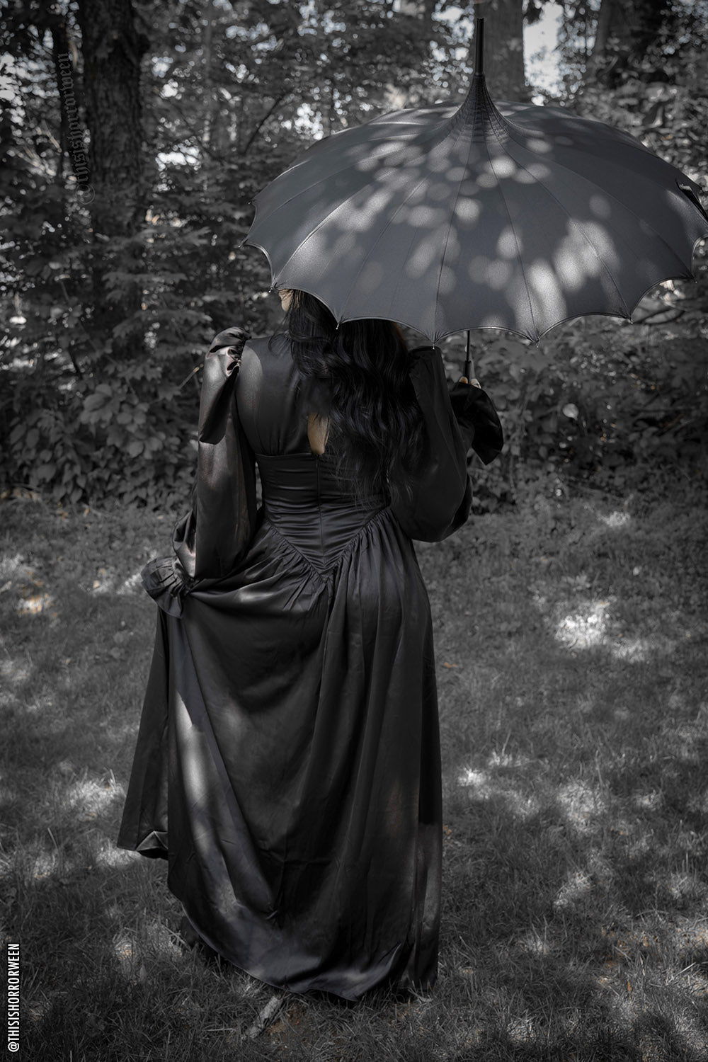 Batwing Pagoda Umbrella [MIDNIGHT BLACK] - umbrellas - VampireFreaks - VampireFreaks