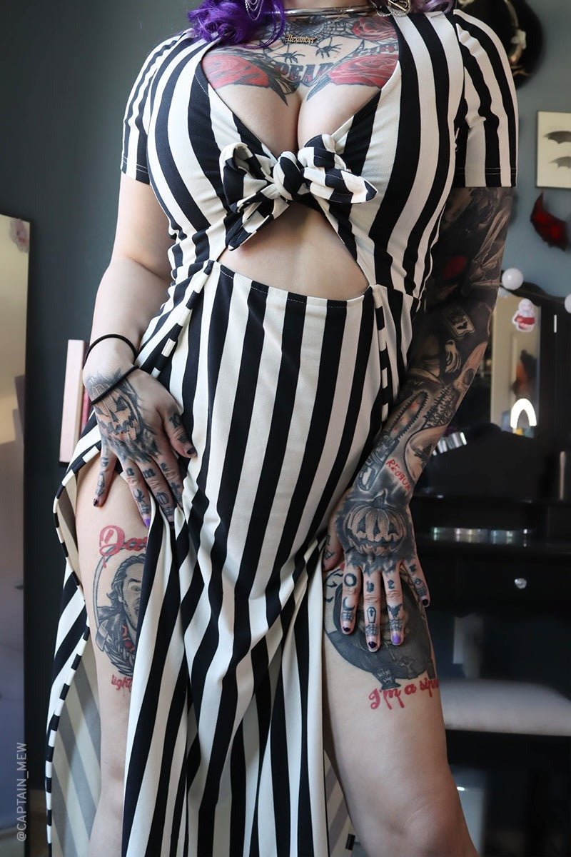 Beetle M-Line Maxi Dress – VampireFreaks