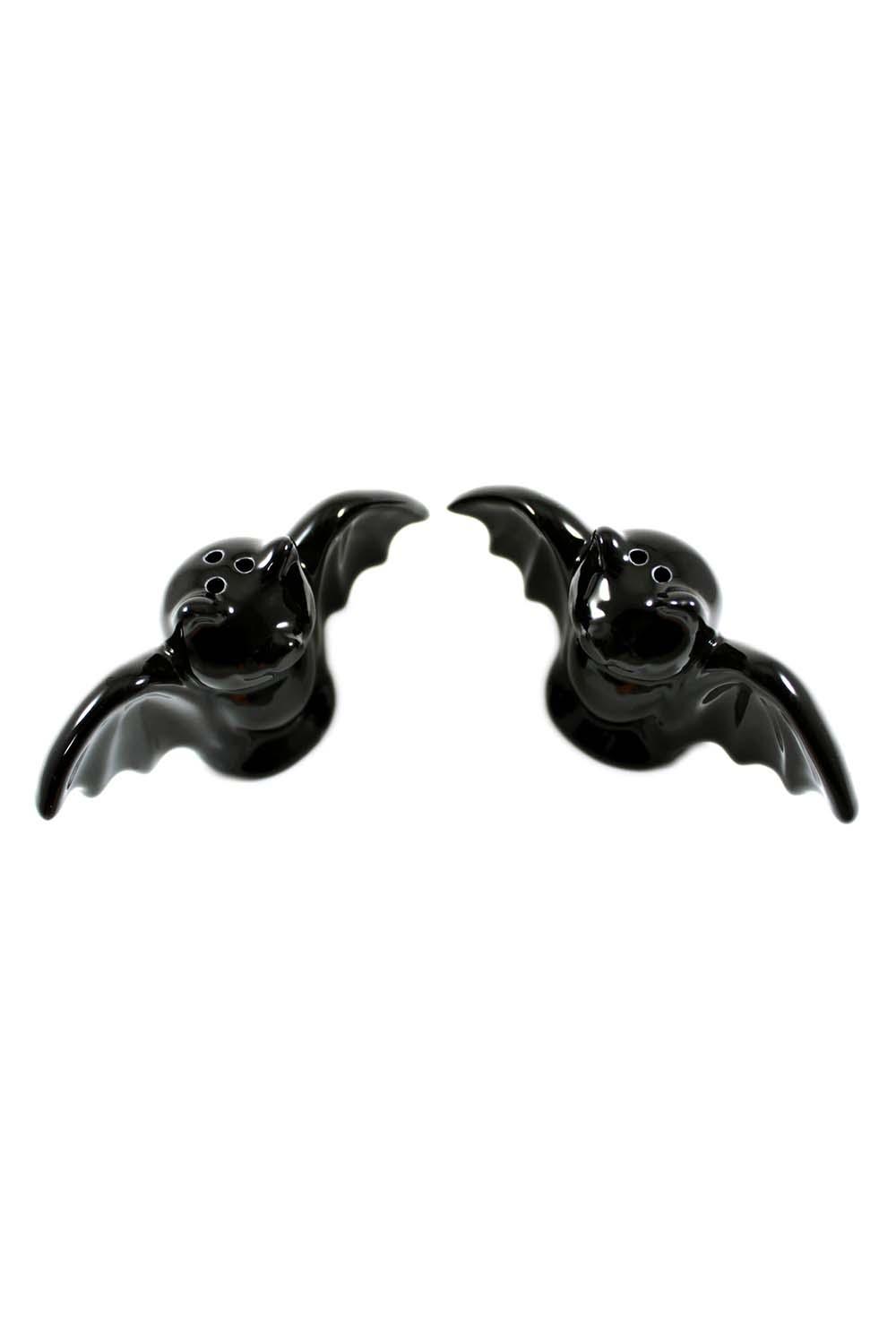 Black Bat Salt & Pepper Shakers - housewares - VampireFreaks - Sourpuss