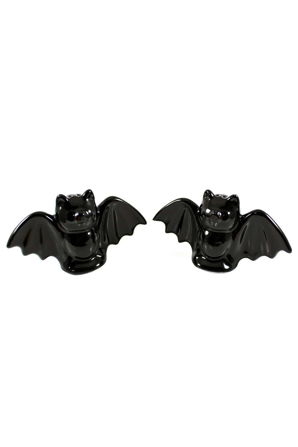 Black Bat Salt & Pepper Shakers - housewares - VampireFreaks - Sourpuss