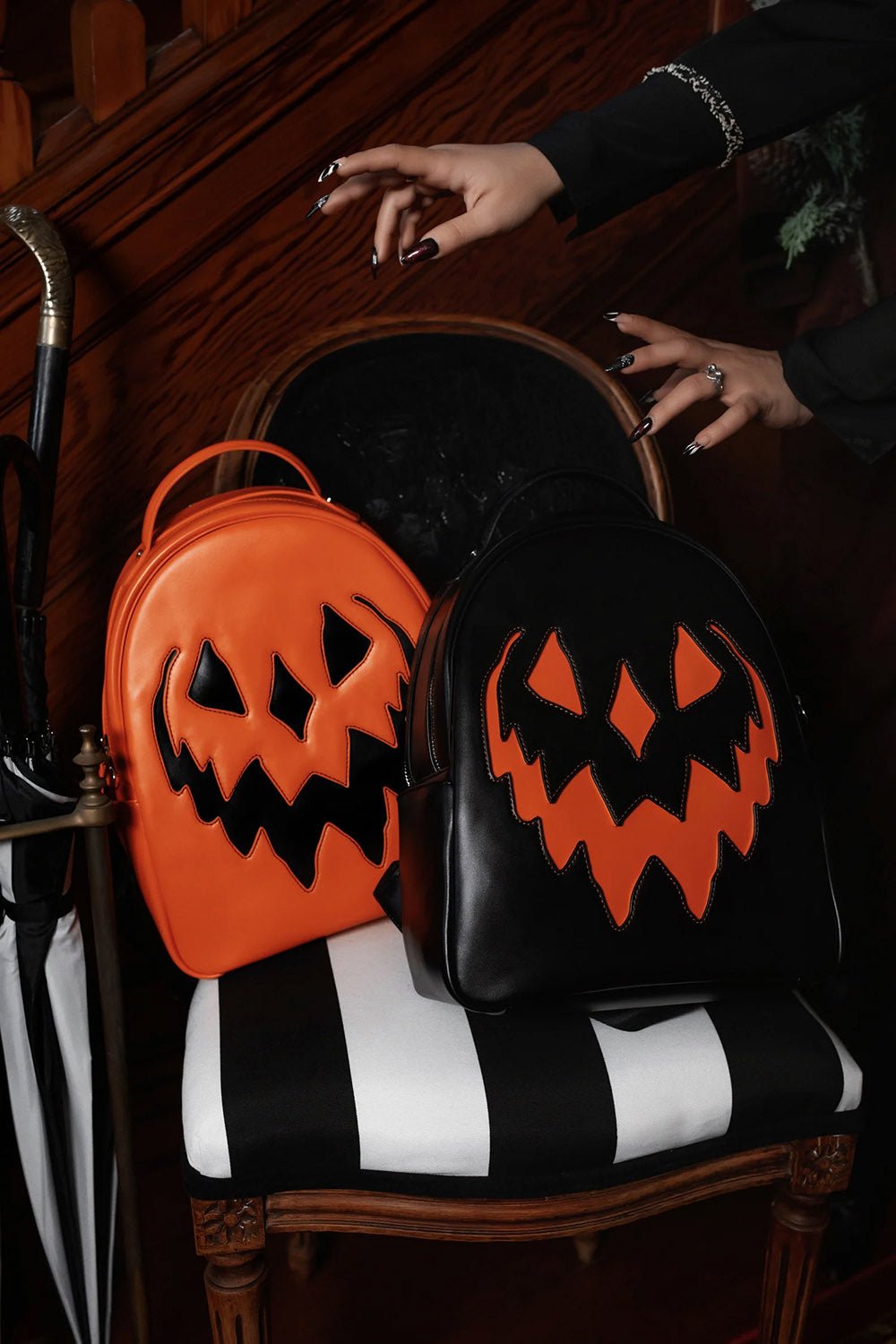 Black Haunted Hallows Backpack – VampireFreaks
