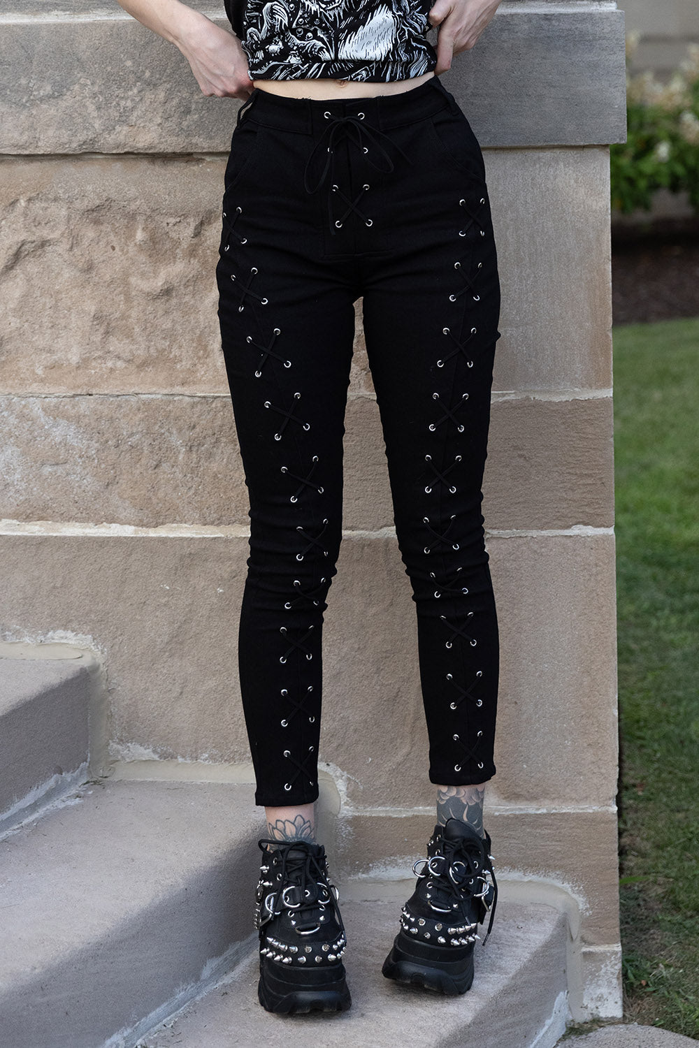 lace-up jeans