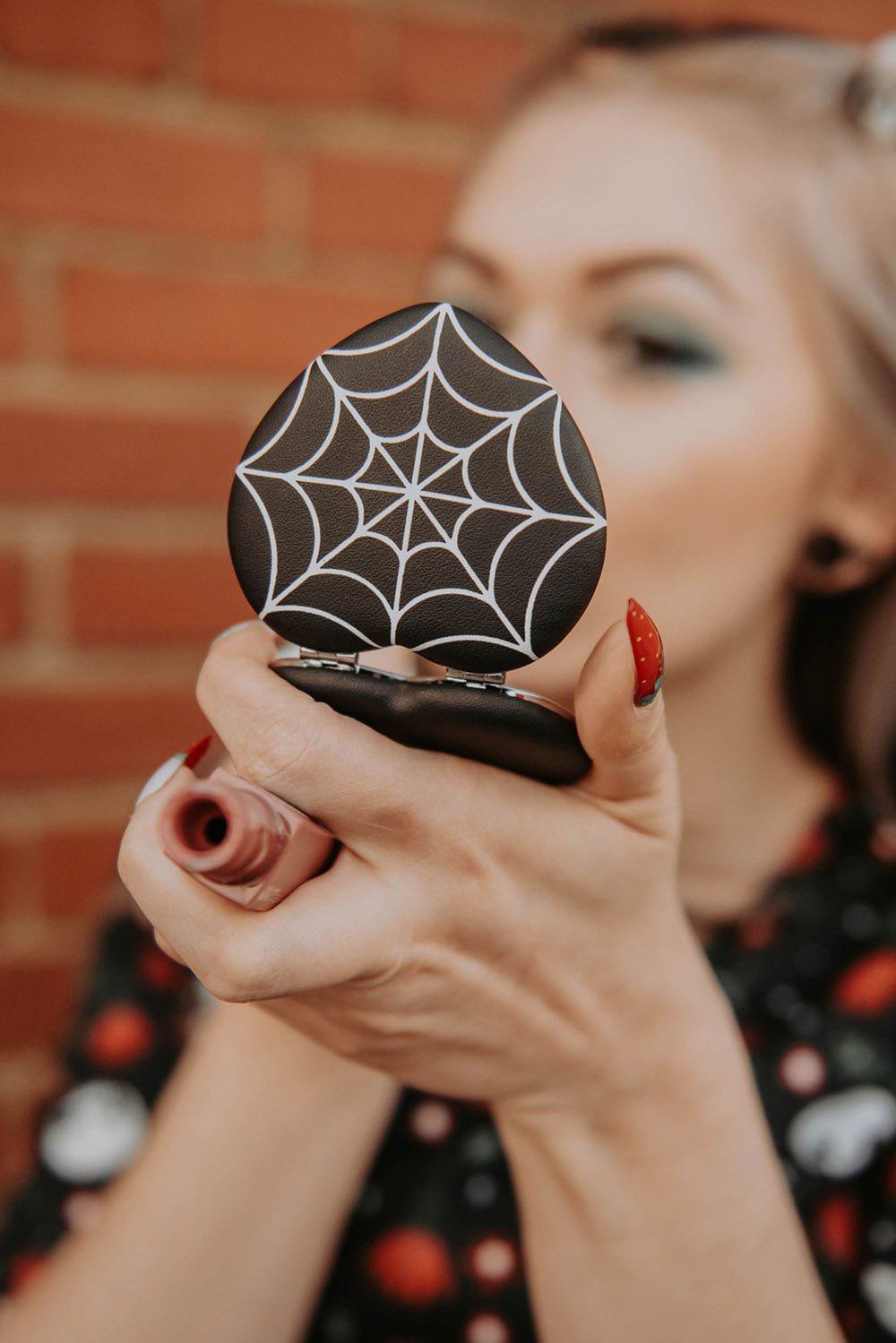 Black Spiderweb Mirror - cosmetics - VampireFreaks - Em & Sprout