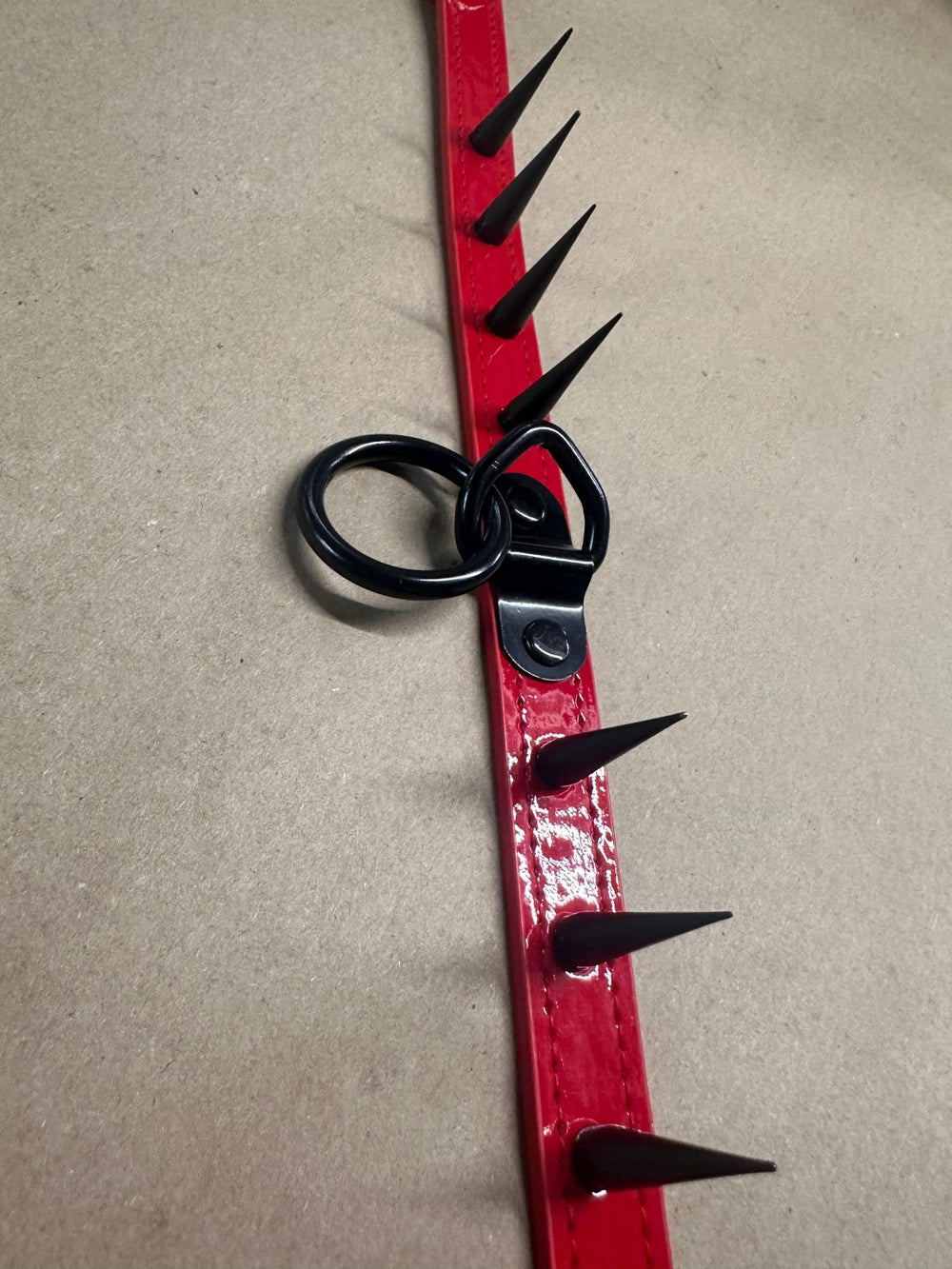 Blood Ritual Long Spiked Choker [BLK/RED]