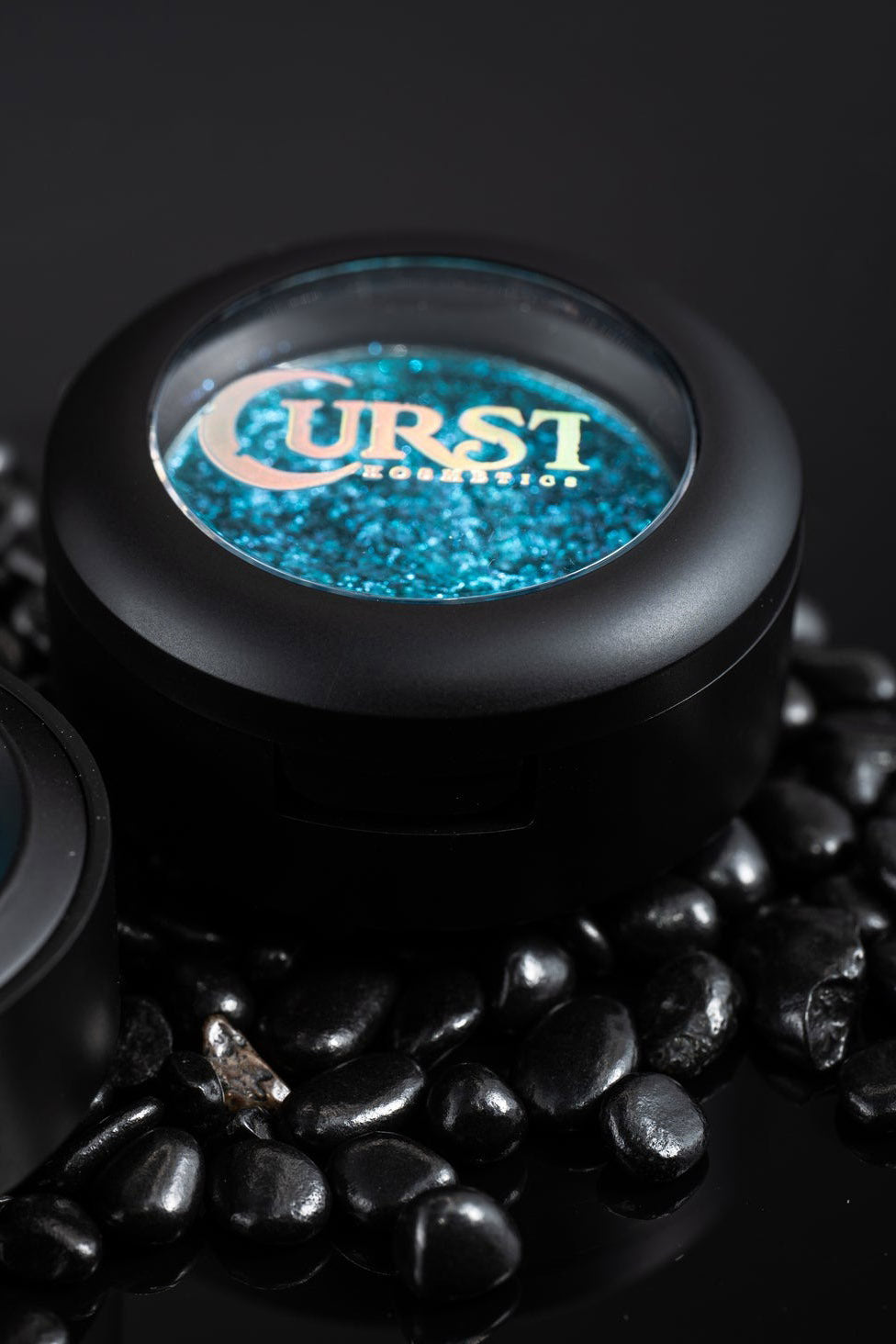 purple blue iridescent pigmented eyeshadow