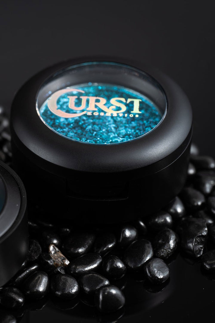 purple blue iridescent pigmented eyeshadow