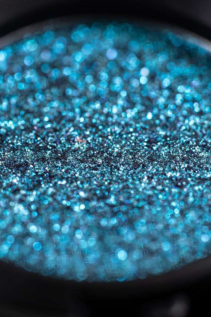 bright blue sparkle eyeshadow makeup