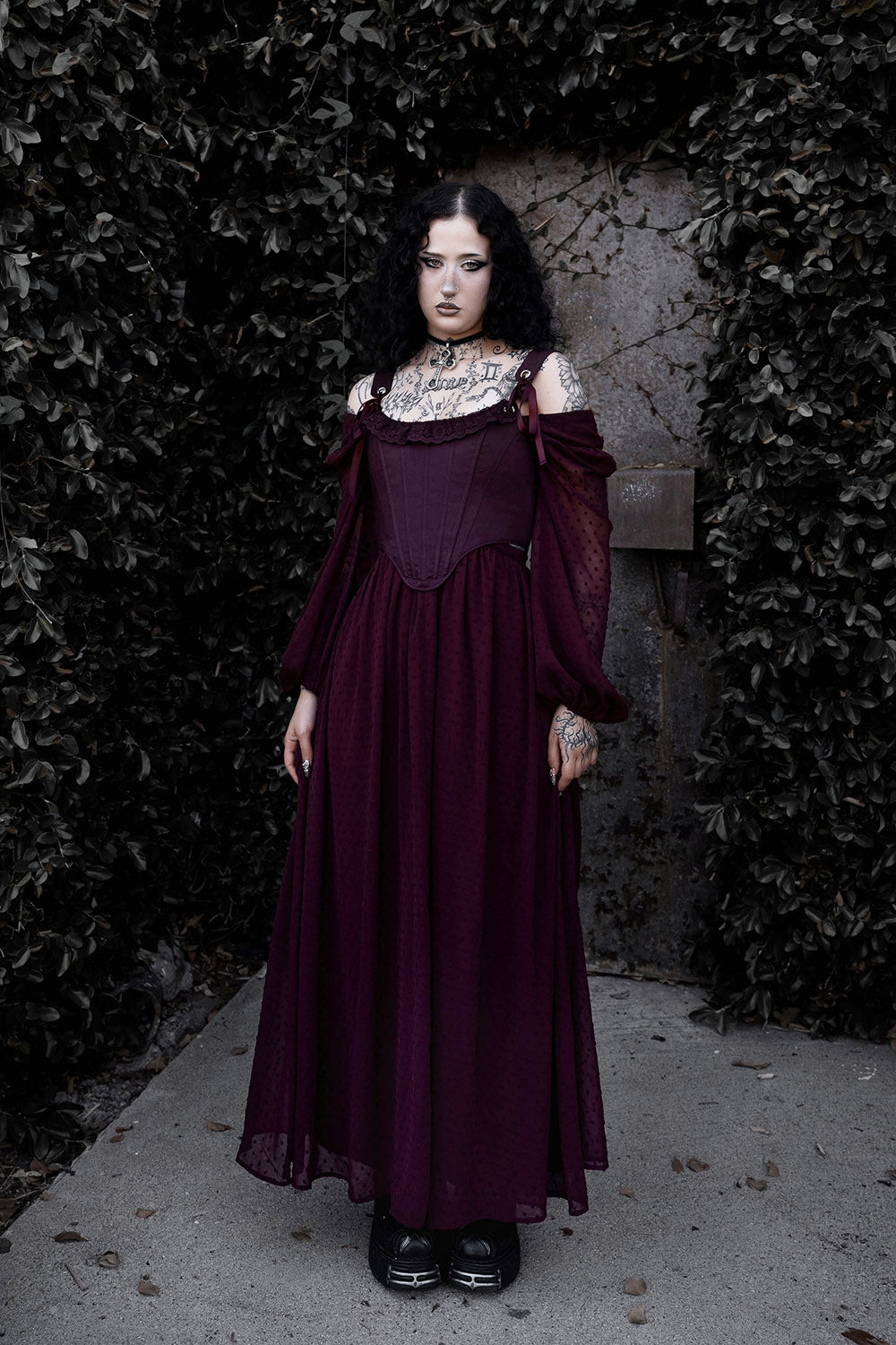 dark red burgundy dress with pockets and corset stays 