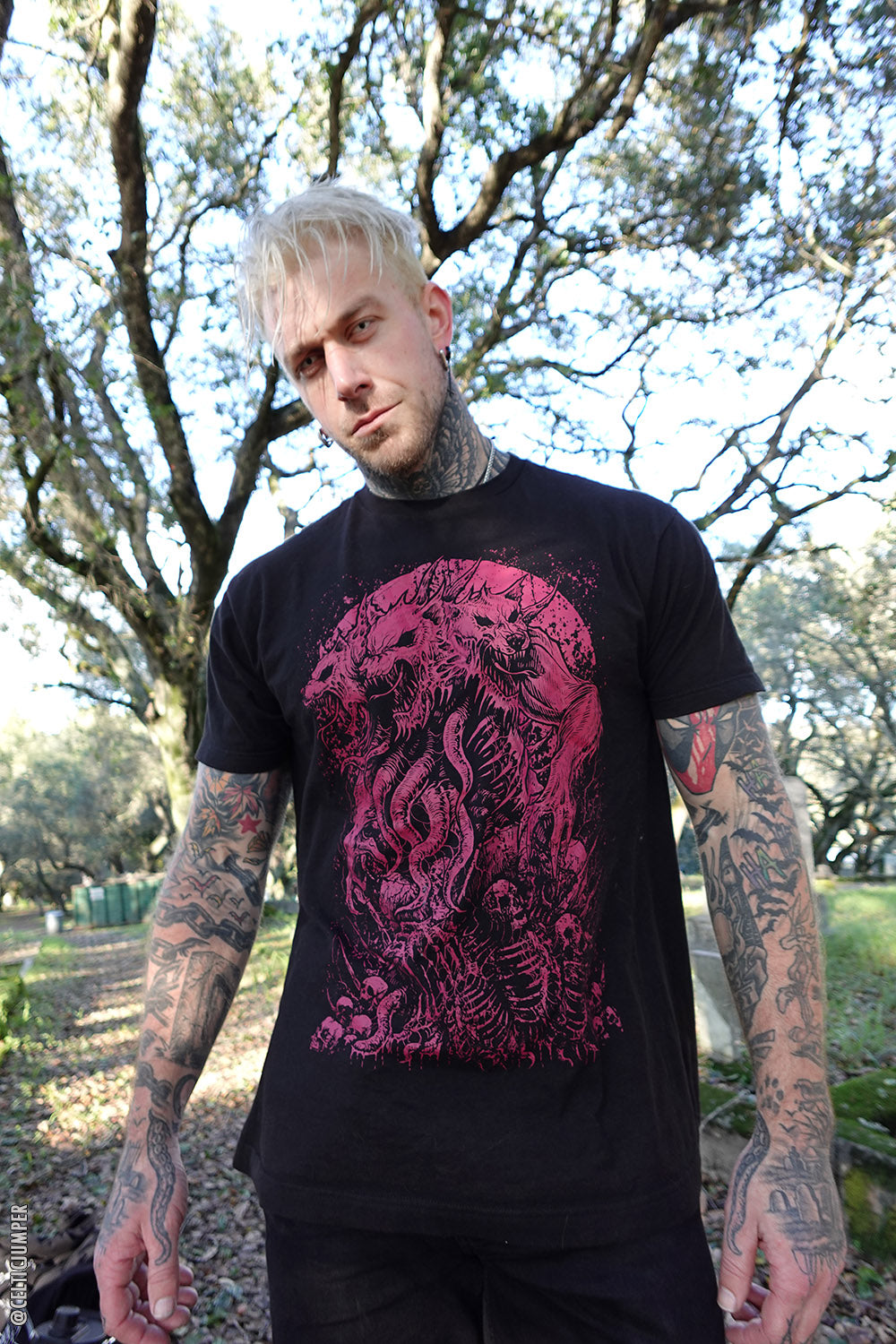 Three-Headed Werewolf T-shirt [WINE RED]