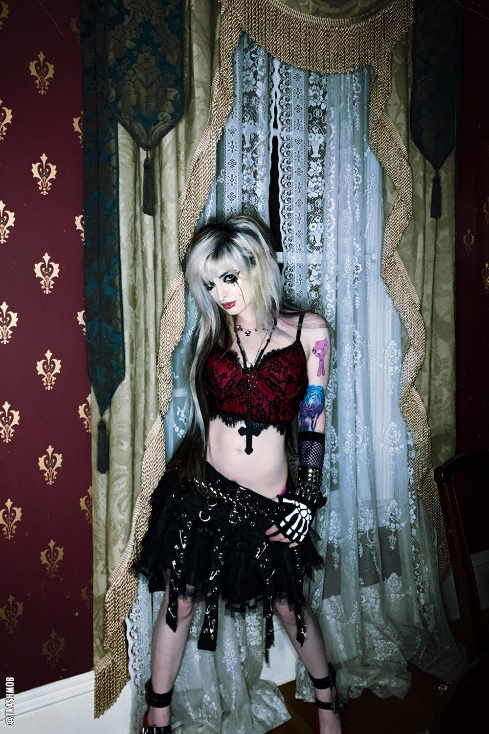 Chai Mini Skirt [BLACK/BLACK] - skirts - VampireFreaks - Hell Bunny