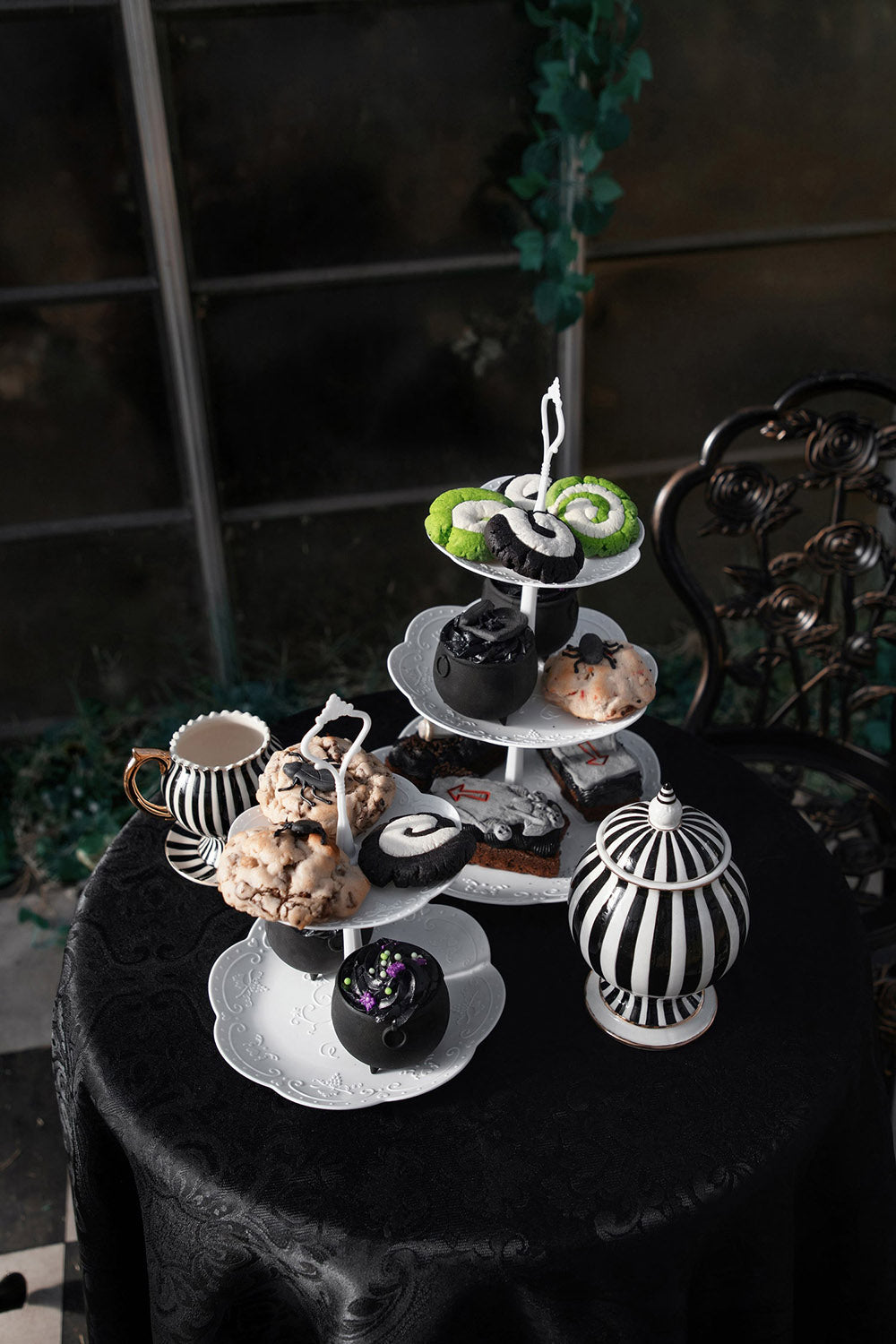 Grium Tea Sugar Jar | Grim & Ghostly Tea – VampireFreaks