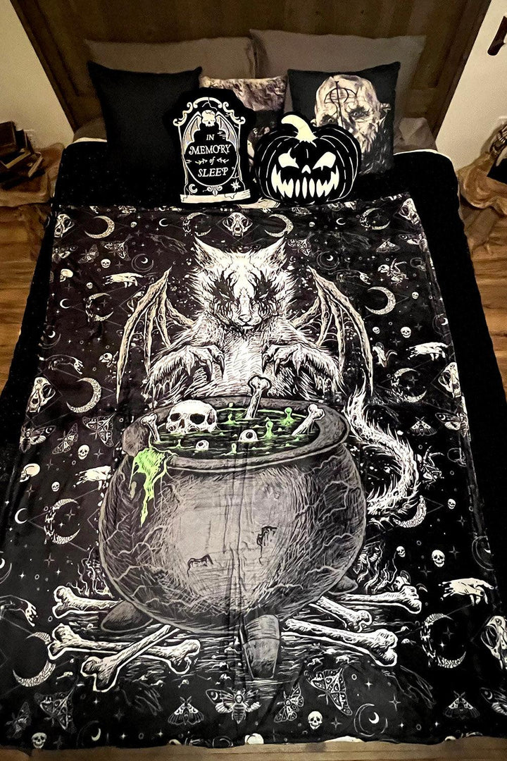 Conjuring Cat Throw Blanket - housewares - VampireFreaks - VampireFreaks