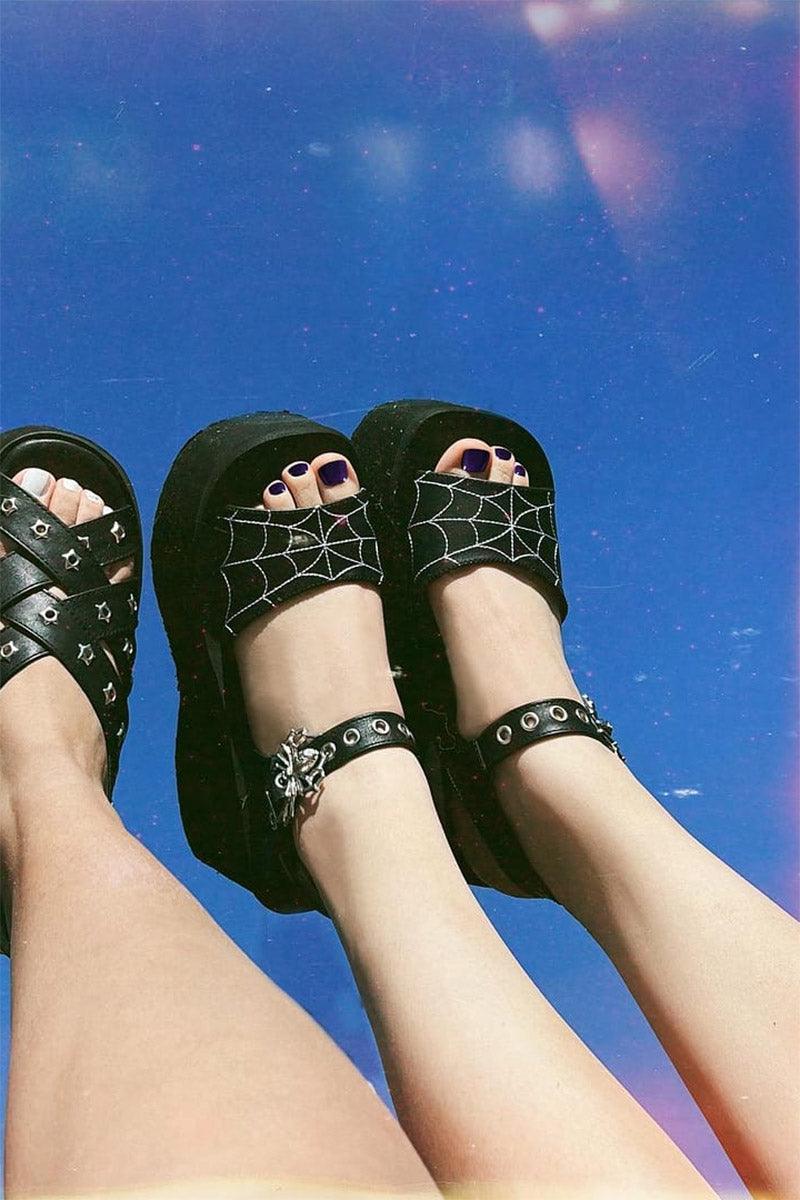 Creepy Crawly Platform Sandals [Funn-10]