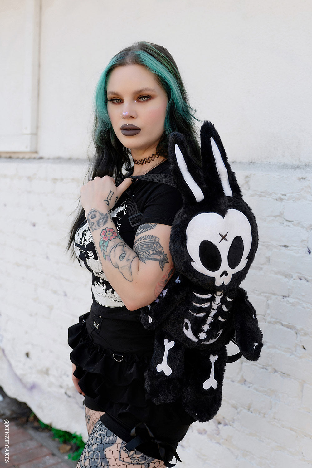 RIP Rabbit Plush Backpack – VampireFreaks display picture 2
