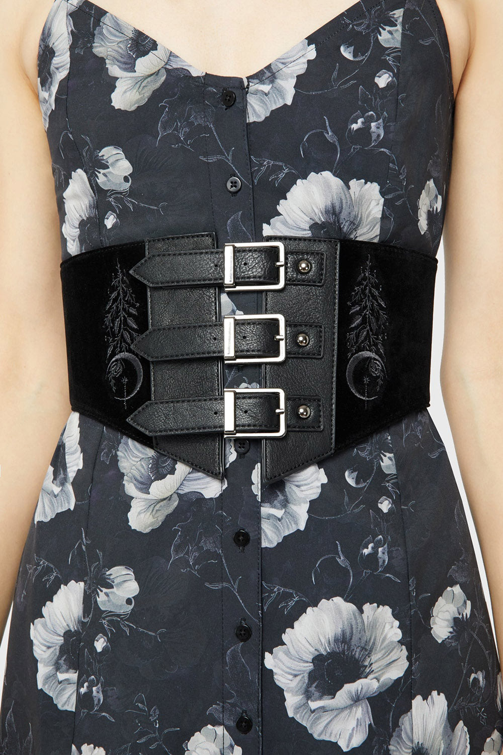 dark buckled witchy whimsigoth waist belt by killstar