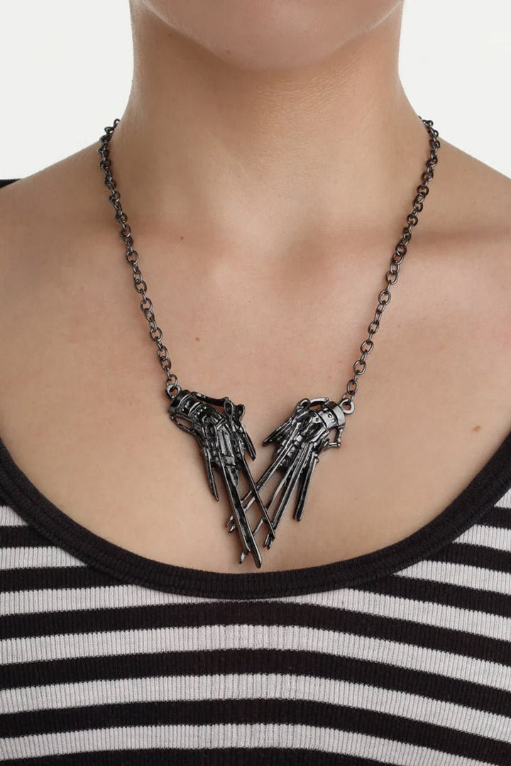 Edward Scissorhands Hands Necklace - jewelry - VampireFreaks - Rock Rebel