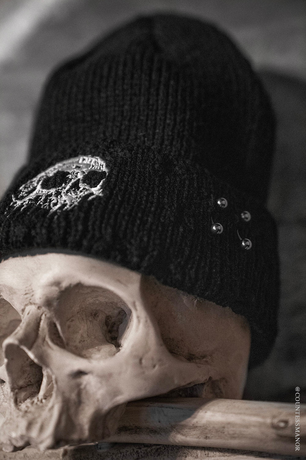 BLACKBLONDのBBD Ripped Piercing Custom Beanie 全3色 BLACKBLONDのBBD Ripped Piercing Custom Beanie 全3色 BBD