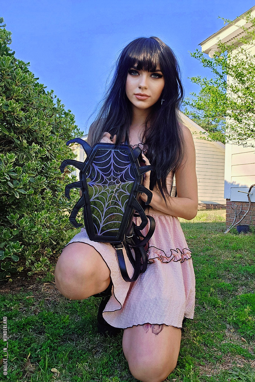 Bolso Ita con forma de ataúd de araña